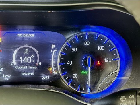 Used 2020 Chrysler Pacifica Limited image 15