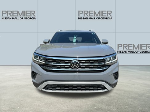 Used 2020 Volkswagen Atlas Cross Sport SE w/ Panoramic Sunroof Package image 2