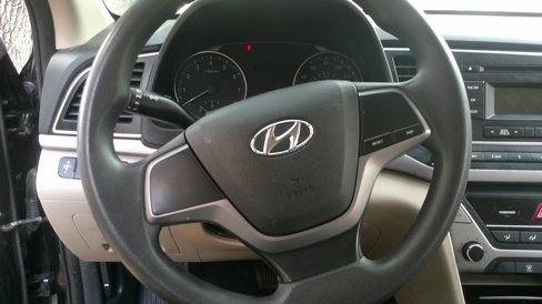 Used 2017 Hyundai Elantra SE image 16