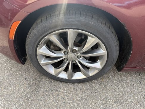Used 2015 Chrysler 200 S w/ Comfort Group image 17