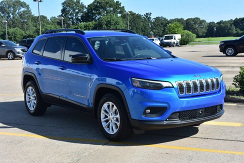 Used 2022 Jeep Cherokee Latitude Lux image 3