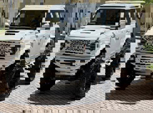 Used 2025 Ford Bronco Outer Banks image 4