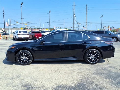 Used 2021 Toyota Camry SE image 8