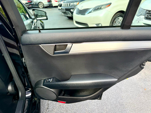 Used 2014 Mercedes-Benz C 250 Sedan image 21