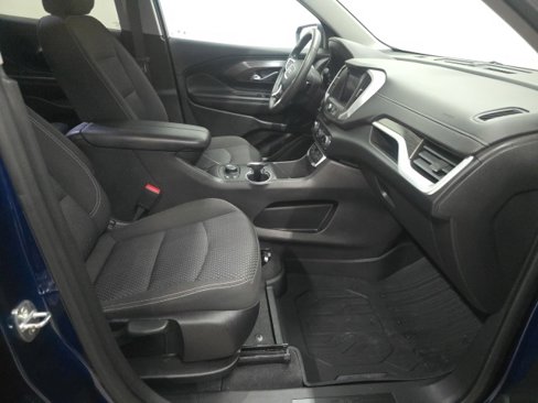 Used 2023 GMC Terrain SLE w/ Driver Convenience Package image 3