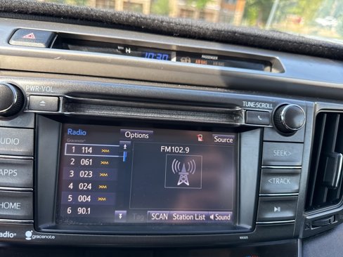 Used 2015 Toyota RAV4 XLE image 25