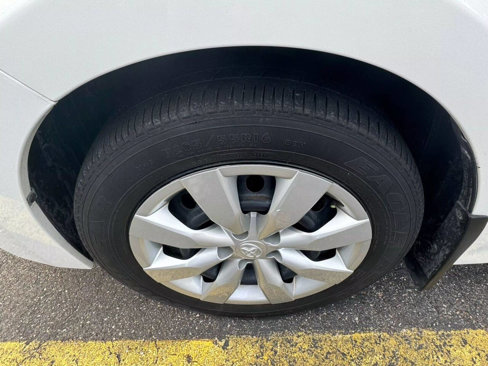 Used 2016 Toyota Corolla L image 38