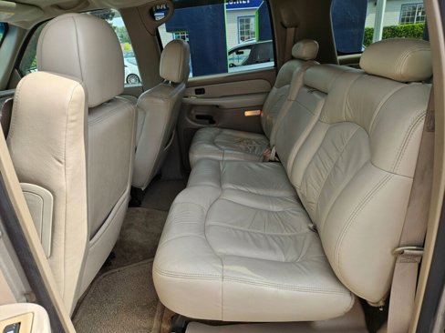 Used 2002 Chevrolet Suburban LT image 13