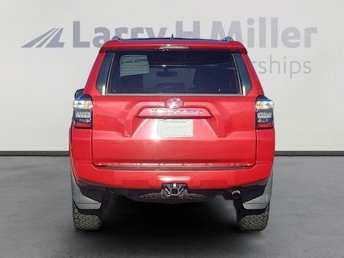 Used 2016 Toyota 4Runner SR5 image 4