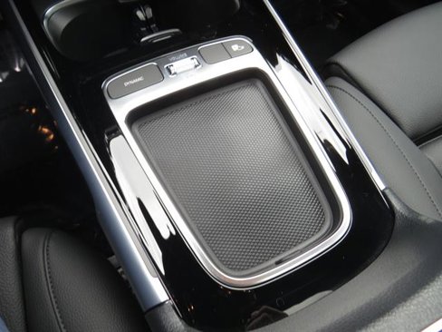 Used 2024 Mercedes-Benz GLB 250 4MATIC image 13