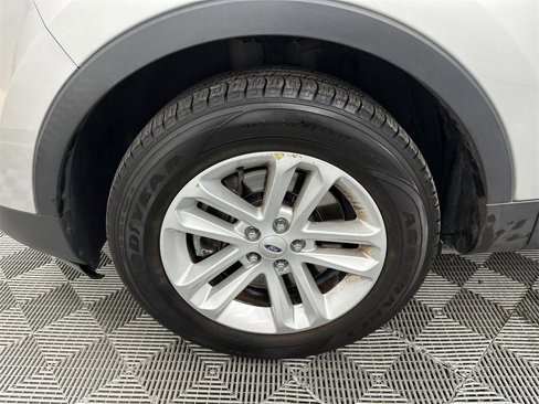 Used 2014 Ford Explorer XLT w/ Equipment Group 202A image 13