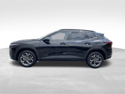 New 2025 Chevrolet Trax LT w/ Driver Confidence Package image 2