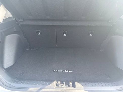 Used 2024 Hyundai Venue Limited image 41