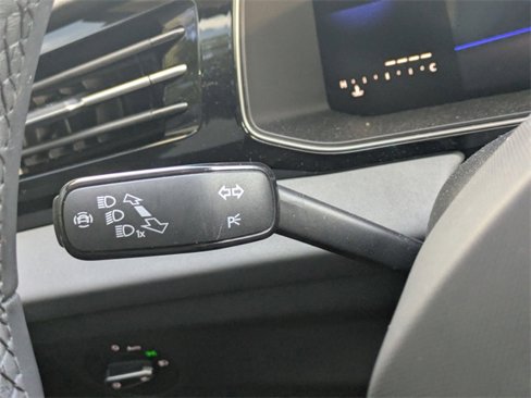 Used 2025 Volkswagen Jetta SE image 27