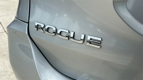 Used 2018 Nissan Rogue SV image 9