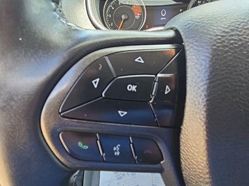 Used 2019 Jeep Cherokee Trailhawk w/ Cold Weather Group image 17