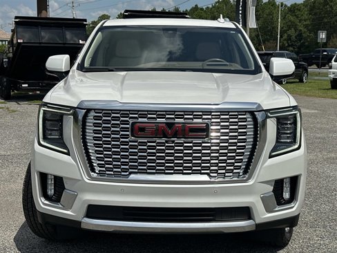 Used 2021 GMC Yukon Denali w/ Denali Premium Package image 2
