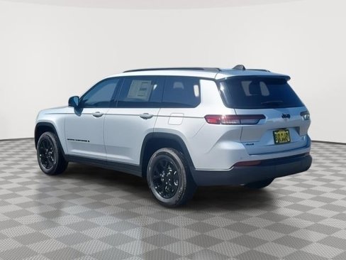 New 2025 Jeep Grand Cherokee L Altitude image 3