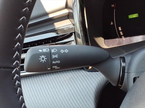 New 2025 Toyota Camry SE image 20