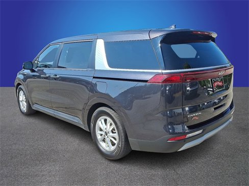 Used 2023 Kia Carnival LX image 6