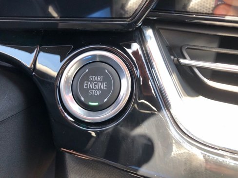 New 2025 Chevrolet Trax RS w/ Sunroof Package image 22