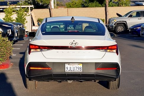 Certified 2024 Hyundai Elantra SEL image 9