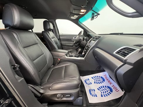 Used 2014 Ford Explorer XLT w/ Equipment Group 202A image 11