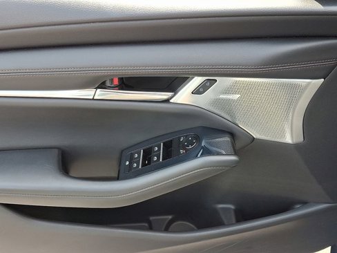 Used 2022 MAZDA MAZDA3 s image 12
