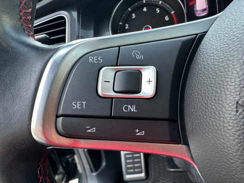 Used 2016 Volkswagen GTI SE image 15