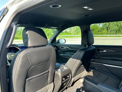 Used 2024 Chevrolet Traverse RS image 40