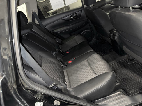 Used 2017 Nissan Rogue S image 21