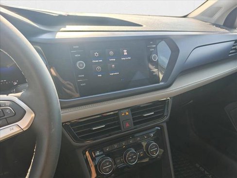 Certified 2024 Volkswagen Taos SE image 14