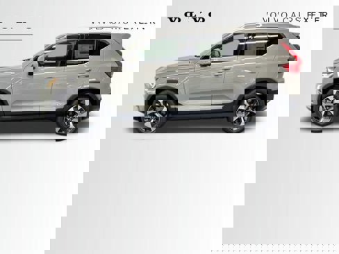 New 2025 Volvo XC40 B5 Core w/ Protection Package Premier image 4