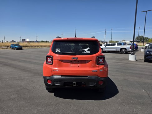 Used 2015 Jeep Renegade Latitude w/ Popular Equipment Group image 6