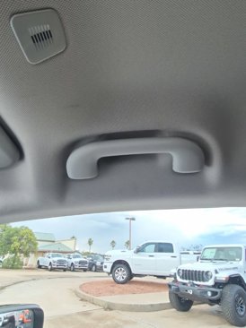 Used 2023 Jeep Renegade Trailhawk image 40