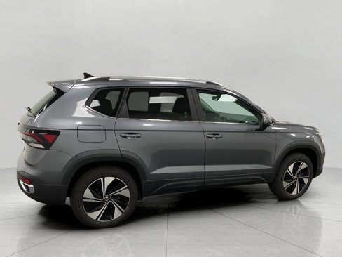 New 2025 Volkswagen Taos SE image 2