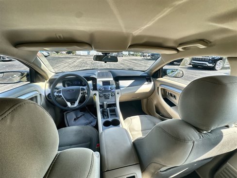 Used 2017 Ford Taurus SE image 18