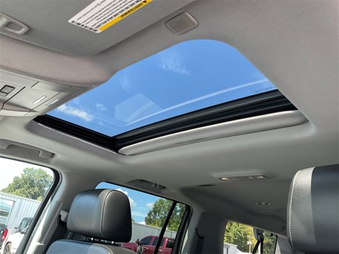 Used 2018 Chevrolet Suburban LT image 21