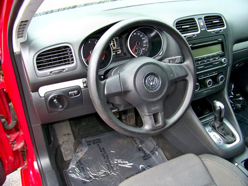 Used 2011 Volkswagen Golf 4-Door image 19