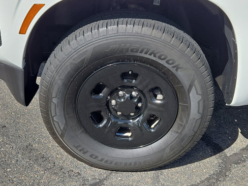 Used 2023 Nissan Frontier S w/ Technology Package image 9