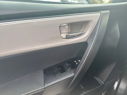 Used 2017 Toyota Corolla LE image 33