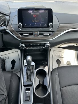 Used 2024 Nissan Altima 2.5 SV image 14