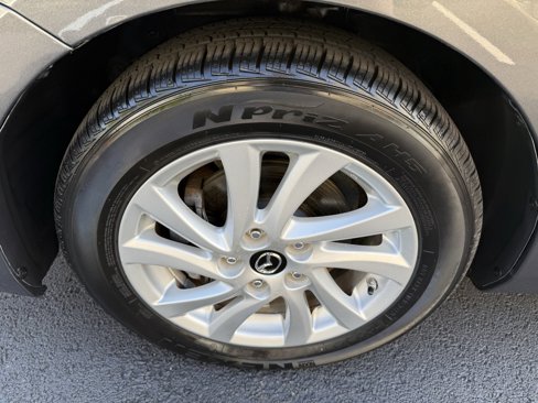 Used 2013 MAZDA MAZDA3 i Touring image 11