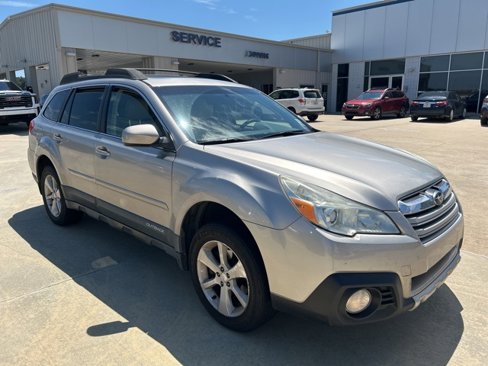 Used 2014 Subaru Outback 3.6R Limited w/ Moonroof Package image 2