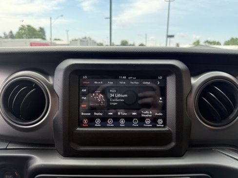 Used 2022 Jeep Wrangler Unlimited Sport image 29