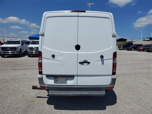 Used 2015 Mercedes-Benz Sprinter 2500 image 5