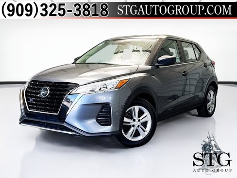 Used 2023 Nissan Kicks S image 1