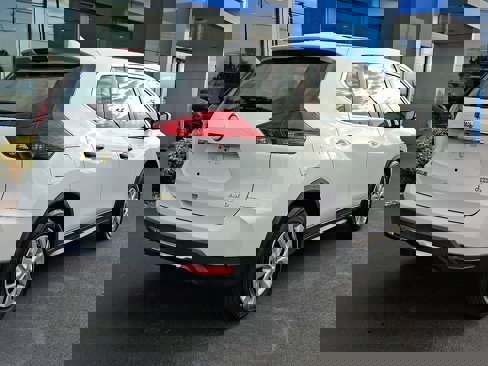 Used 2019 Nissan Rogue S image 6