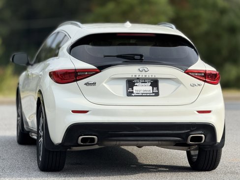 Used 2018 INFINITI QX30 image 4