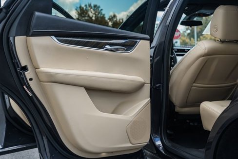 Used 2018 Cadillac XT5 AWD image 37